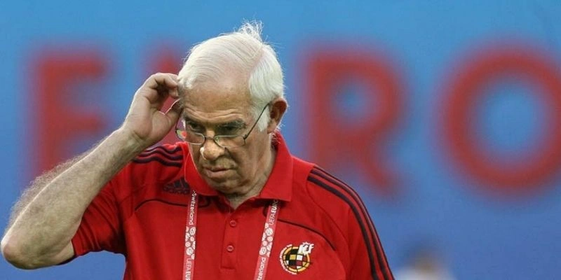 Luis Aragonés – Đặt Nền Móng Tiki-Taka Cho Tây Ban Nha Hiện Đại – Huyền Thoại Manchester United, 13 EPL, 2 Champions League 3 Luis Aragonés