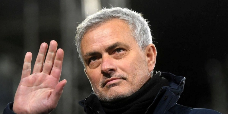 HLV Mourinho Đến Real Madrid: Thách Thức Và Kỷ Nguyên Mới 4 HLV Mourinho Đến Real Madrid