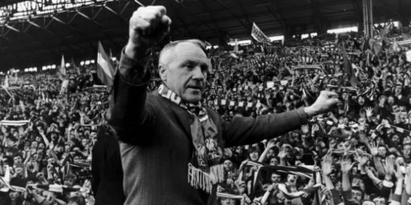 Huấn Luyện Viên Bill Shankly