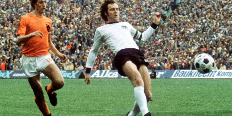 Franz Beckenbauer: Huyền Thoại Sân Cỏ Và Di Sản Không Thời Gian 4 Franz Beckenbauer